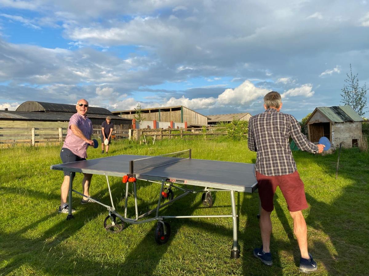 Rew Farm Country & Equestrian Accommodation - Sunrise Lodge Melksham Eksteriør billede