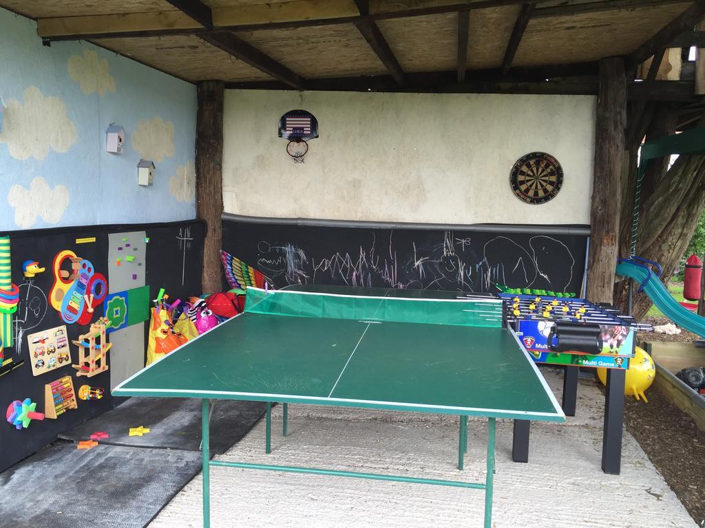 Rew Farm Country & Equestrian Accommodation - Sunrise Lodge Melksham Eksteriør billede